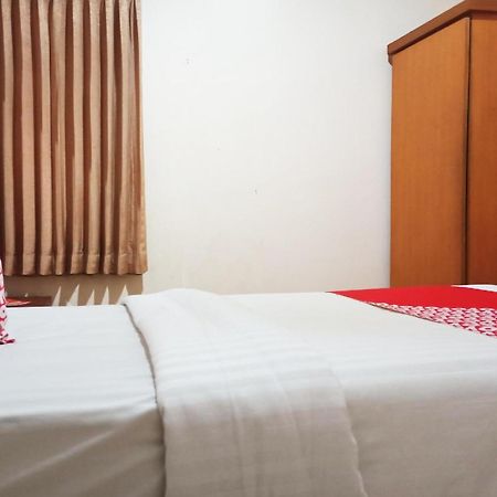 פאלמבאנג Capital O 142 Hotel Al Furqon Syariah מראה חיצוני תמונה