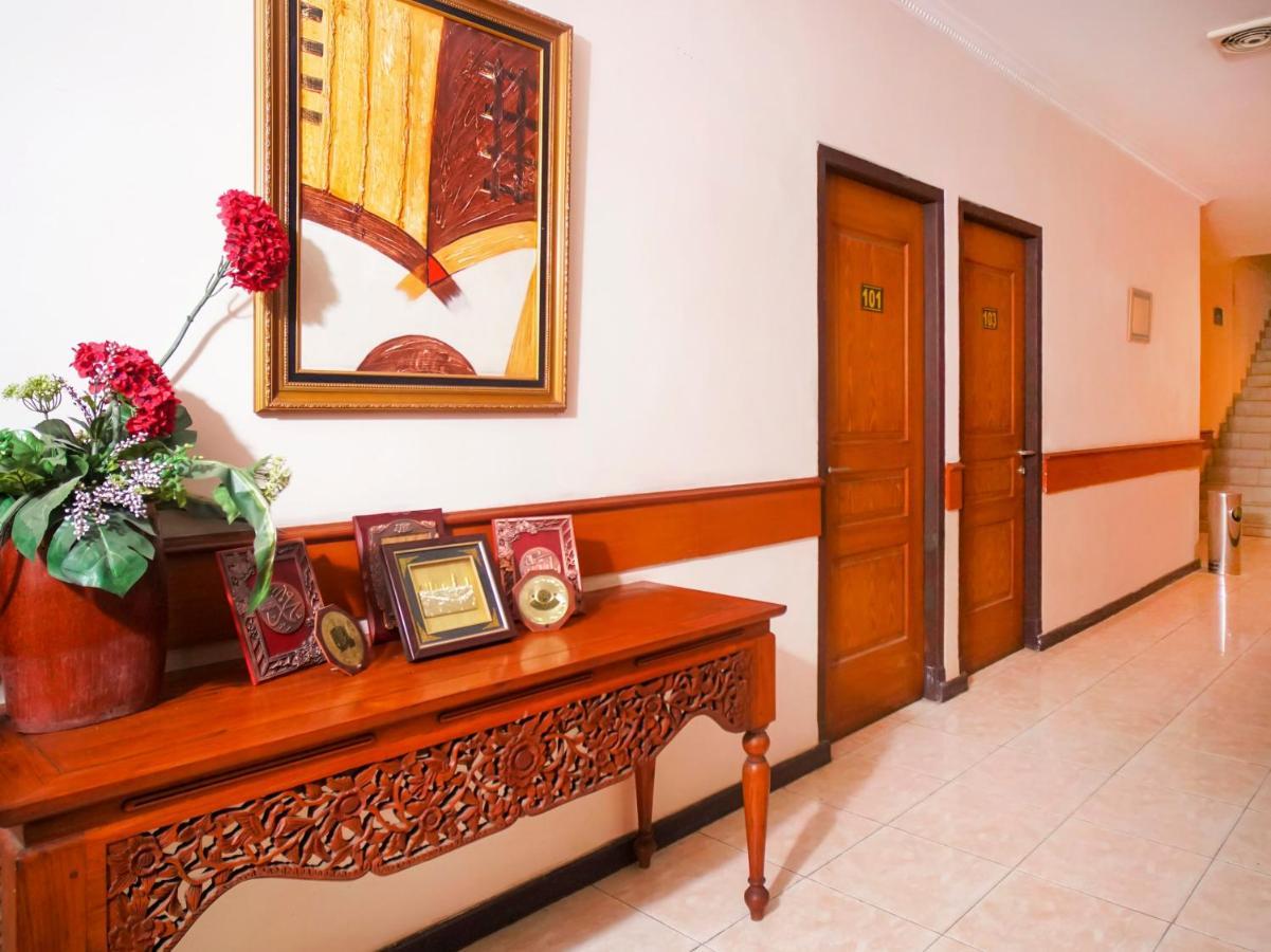 פאלמבאנג Capital O 142 Hotel Al Furqon Syariah מראה חיצוני תמונה
