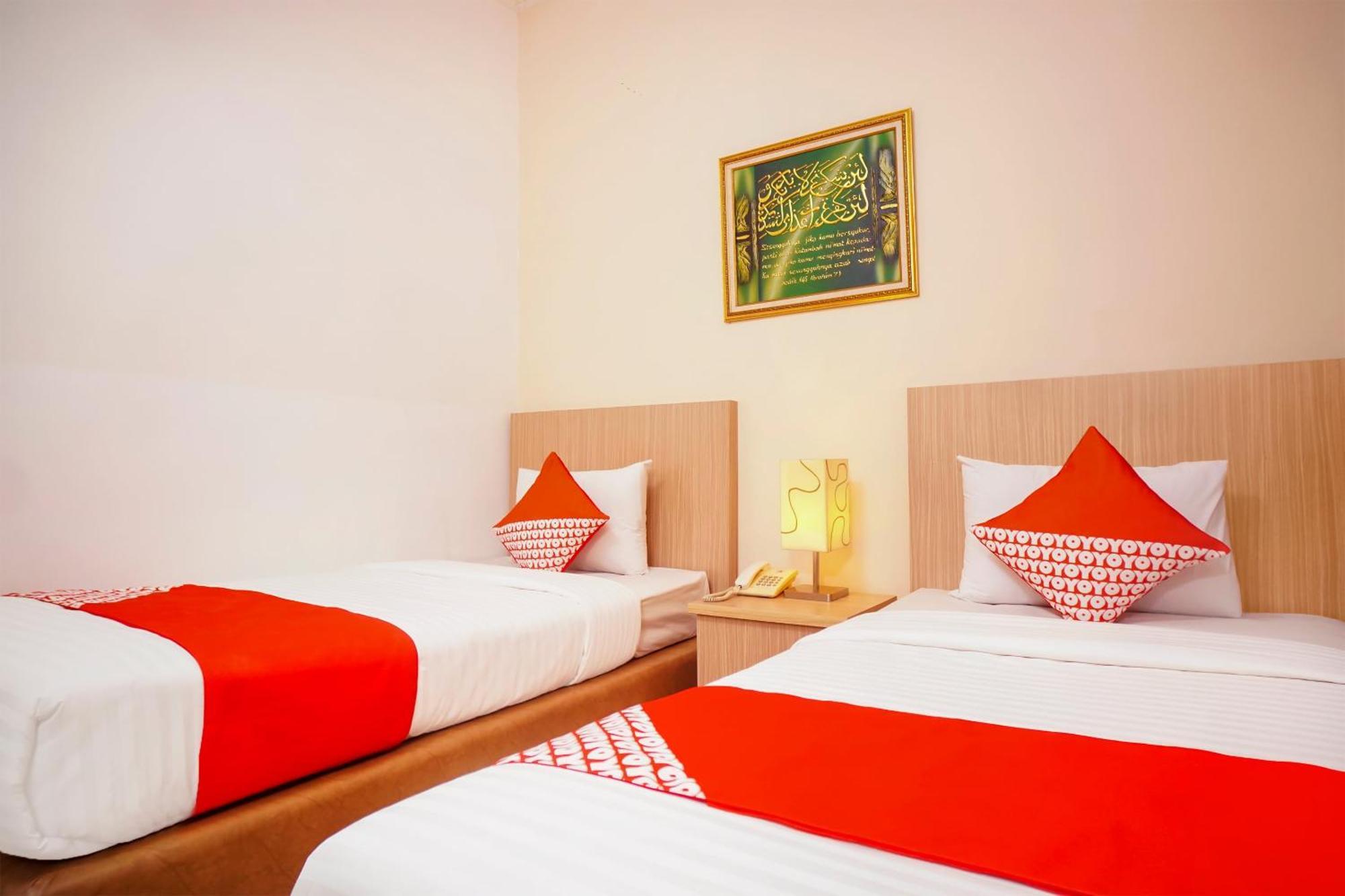 פאלמבאנג Capital O 142 Hotel Al Furqon Syariah מראה חיצוני תמונה