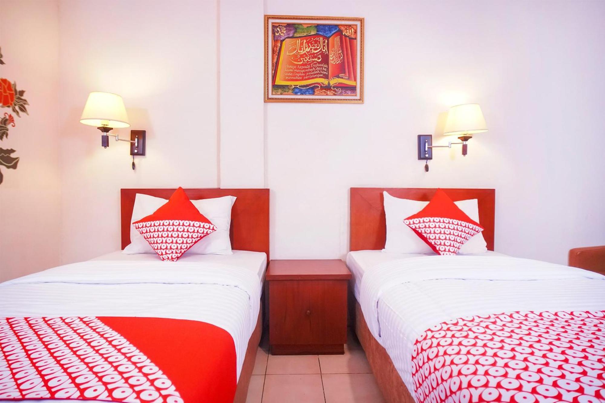 פאלמבאנג Capital O 142 Hotel Al Furqon Syariah מראה חיצוני תמונה
